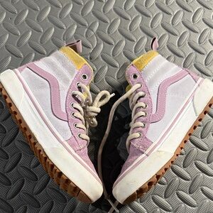 Vans girls Lilac and Mustard High-Top Sneakers MTE edition. Water and snow proof